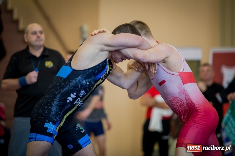 Zdjęcie w galerii na portalu naszraciborz.pl: Puchar Polski seniorów w zapasach w stylu klasycznym i zapasach kobiet w Rudniku wiadomości z regionu