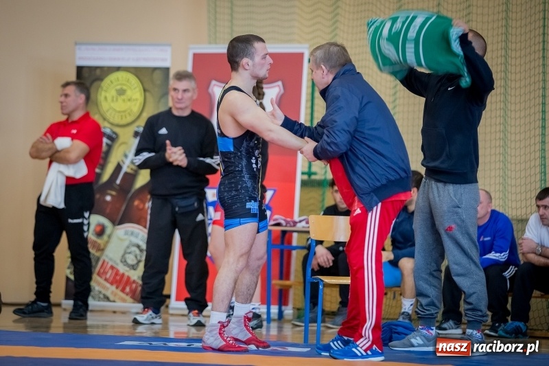 Zdjęcie w galerii na portalu naszraciborz.pl: Puchar Polski seniorów w zapasach w stylu klasycznym i zapasach kobiet w Rudniku wiadomości z regionu