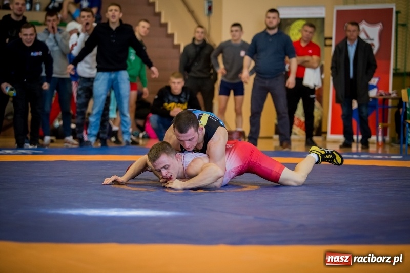 Zdjęcie w galerii na portalu naszraciborz.pl: Puchar Polski seniorów w zapasach w stylu klasycznym i zapasach kobiet w Rudniku wiadomości z regionu