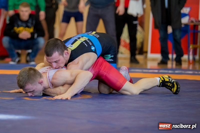 Zdjęcie w galerii na portalu naszraciborz.pl: Puchar Polski seniorów w zapasach w stylu klasycznym i zapasach kobiet w Rudniku wiadomości z regionu