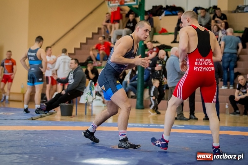 Zdjęcie w galerii na portalu naszraciborz.pl: Puchar Polski seniorów w zapasach w stylu klasycznym i zapasach kobiet w Rudniku wiadomości z regionu