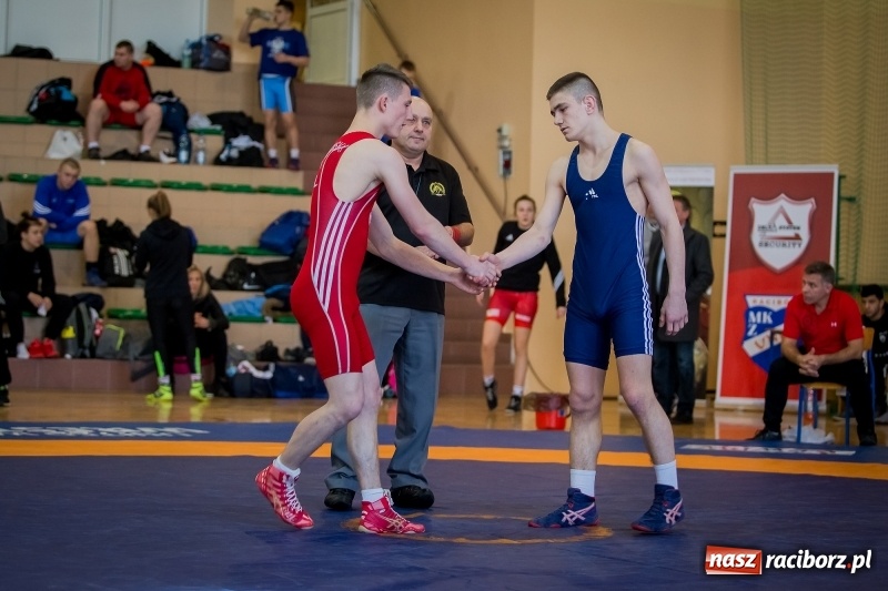 Zdjęcie w galerii na portalu naszraciborz.pl: Puchar Polski seniorów w zapasach w stylu klasycznym i zapasach kobiet w Rudniku wiadomości z regionu