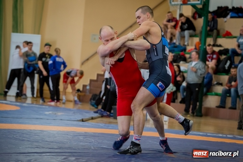 Zdjęcie w galerii na portalu naszraciborz.pl: Puchar Polski seniorów w zapasach w stylu klasycznym i zapasach kobiet w Rudniku wiadomości z regionu