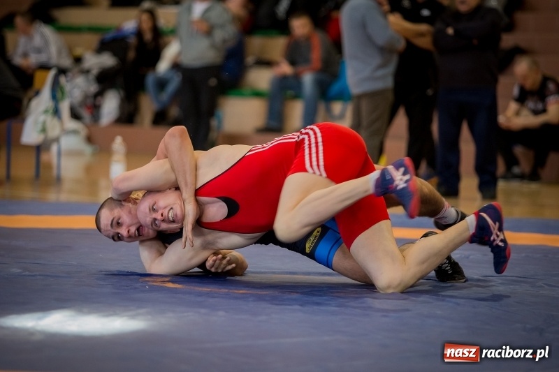 Zdjęcie w galerii na portalu naszraciborz.pl: Puchar Polski seniorów w zapasach w stylu klasycznym i zapasach kobiet w Rudniku wiadomości z regionu