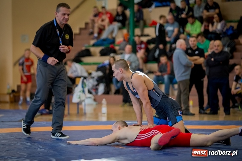 Zdjęcie w galerii na portalu naszraciborz.pl: Puchar Polski seniorów w zapasach w stylu klasycznym i zapasach kobiet w Rudniku wiadomości z regionu