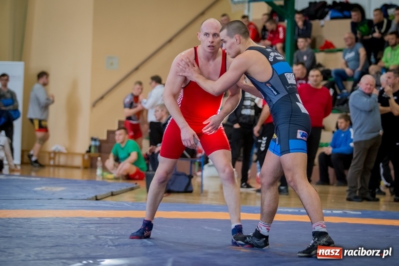 Zdjęcie w galerii na portalu naszraciborz.pl: Puchar Polski seniorów w zapasach w stylu klasycznym i zapasach kobiet w Rudniku wiadomości z regionu