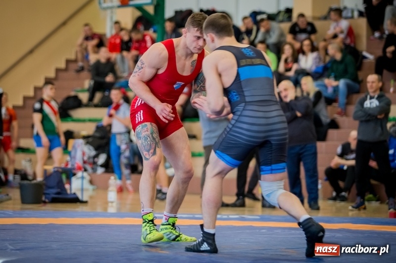 Zdjęcie w galerii na portalu naszraciborz.pl: Puchar Polski seniorów w zapasach w stylu klasycznym i zapasach kobiet w Rudniku wiadomości z regionu
