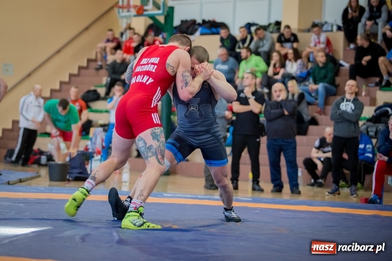Zdjęcie w galerii na portalu naszraciborz.pl: Puchar Polski seniorów w zapasach w stylu klasycznym i zapasach kobiet w Rudniku wiadomości z regionu
