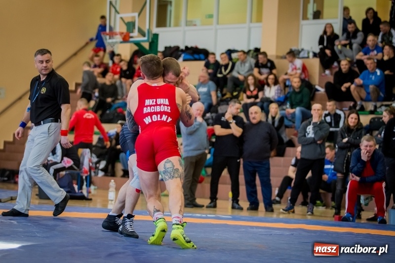 Zdjęcie w galerii na portalu naszraciborz.pl: Puchar Polski seniorów w zapasach w stylu klasycznym i zapasach kobiet w Rudniku wiadomości z regionu