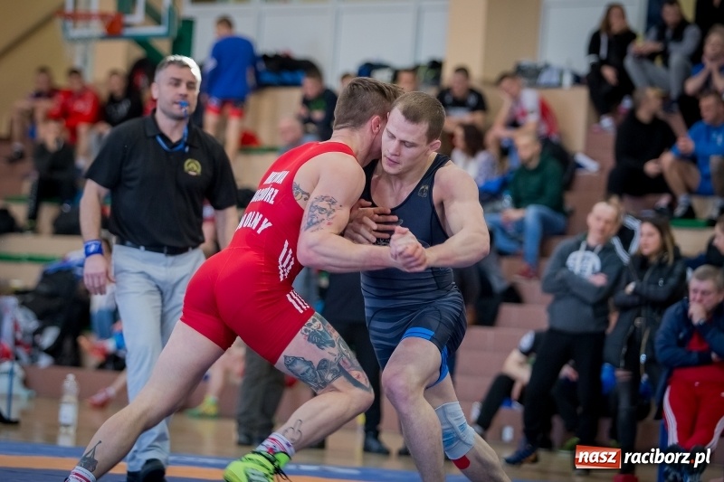 Zdjęcie w galerii na portalu naszraciborz.pl: Puchar Polski seniorów w zapasach w stylu klasycznym i zapasach kobiet w Rudniku wiadomości z regionu