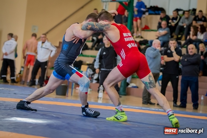 Zdjęcie w galerii na portalu naszraciborz.pl: Puchar Polski seniorów w zapasach w stylu klasycznym i zapasach kobiet w Rudniku wiadomości z regionu