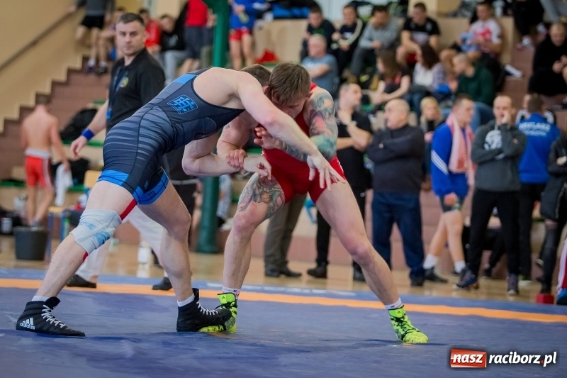 Zdjęcie w galerii na portalu naszraciborz.pl: Puchar Polski seniorów w zapasach w stylu klasycznym i zapasach kobiet w Rudniku wiadomości z regionu