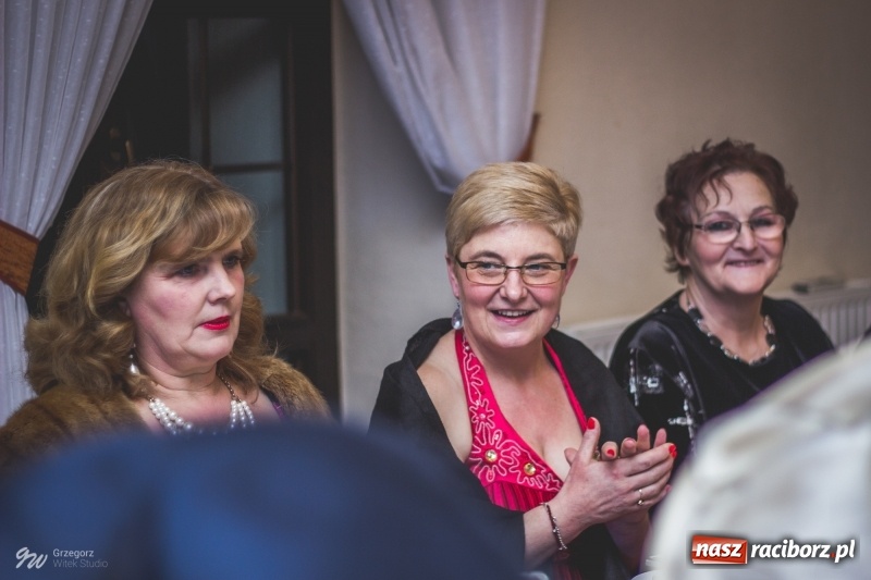 Zdjęcie w galerii na portalu naszraciborz.pl: W Łubowicach jak w Hollywood, czyli królowe życia na czerwonym dywanie wiadomości z regionu
