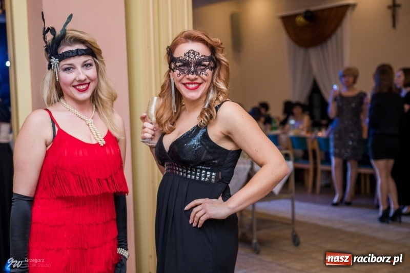 Zdjęcie w galerii na portalu naszraciborz.pl: W Łubowicach jak w Hollywood, czyli królowe życia na czerwonym dywanie wiadomości z regionu