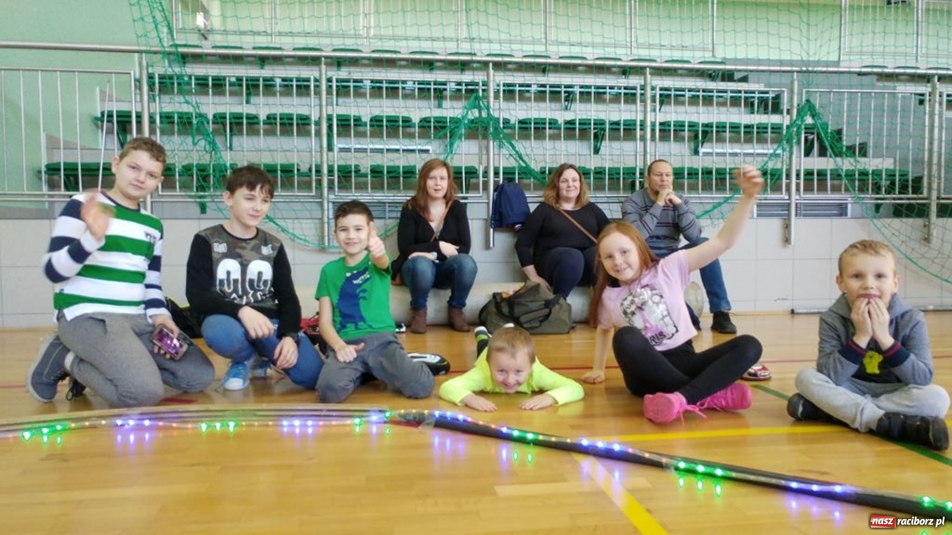 Zdjęcie w galerii na portalu naszraciborz.pl: Wręczono puchary Mistrzostw Raciborza Aut Zdalnie Sterowanych wiadomości z regionu