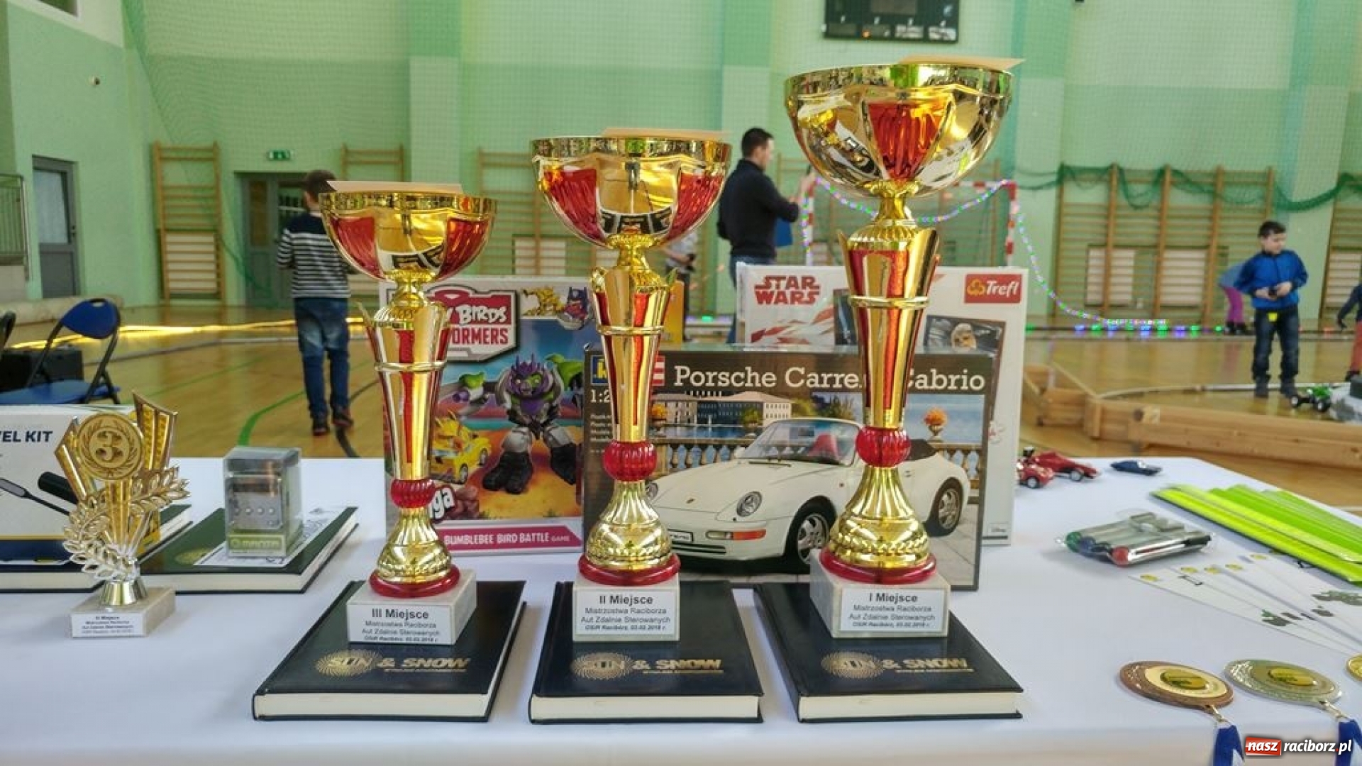Zdjęcie w galerii na portalu naszraciborz.pl: Wręczono puchary Mistrzostw Raciborza Aut Zdalnie Sterowanych wiadomości z regionu