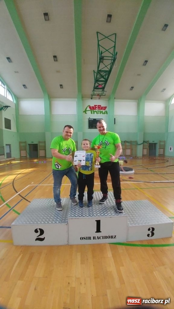 Zdjęcie w galerii na portalu naszraciborz.pl: Wręczono puchary Mistrzostw Raciborza Aut Zdalnie Sterowanych wiadomości z regionu