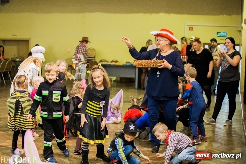 Zdjęcie w galerii na portalu naszraciborz.pl: Dziecięcy bal przebierańców w Krzanowicach wiadomości z regionu