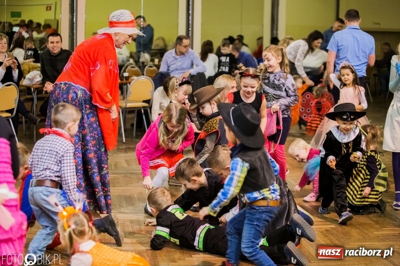 Zdjęcie w galerii na portalu naszraciborz.pl: Dziecięcy bal przebierańców w Krzanowicach wiadomości z regionu