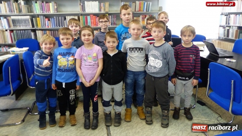 Zdjęcie w galerii na portalu naszraciborz.pl: Młodzi konstruktorzy w Bibliotece, czyli tydzień projektowania, programowania i konstruowania wiadomości z regionu