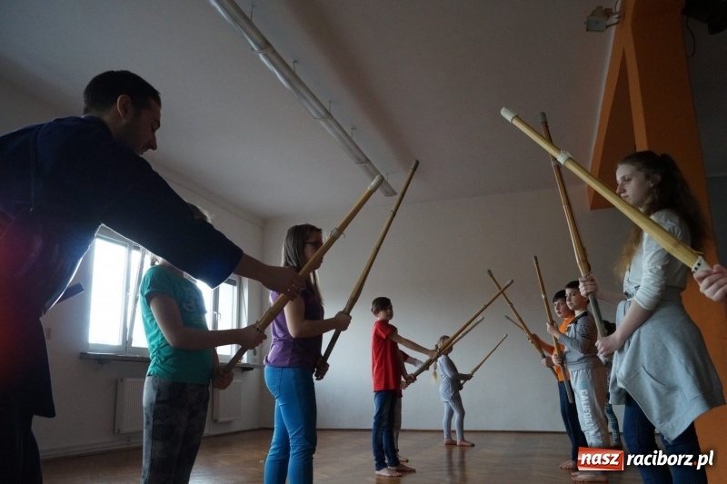 Zdjęcie w galerii na portalu naszraciborz.pl: Dzieci z gminy Nędza wojownikami kendo. Trwa Akcja Zima 2018 wiadomości z regionu