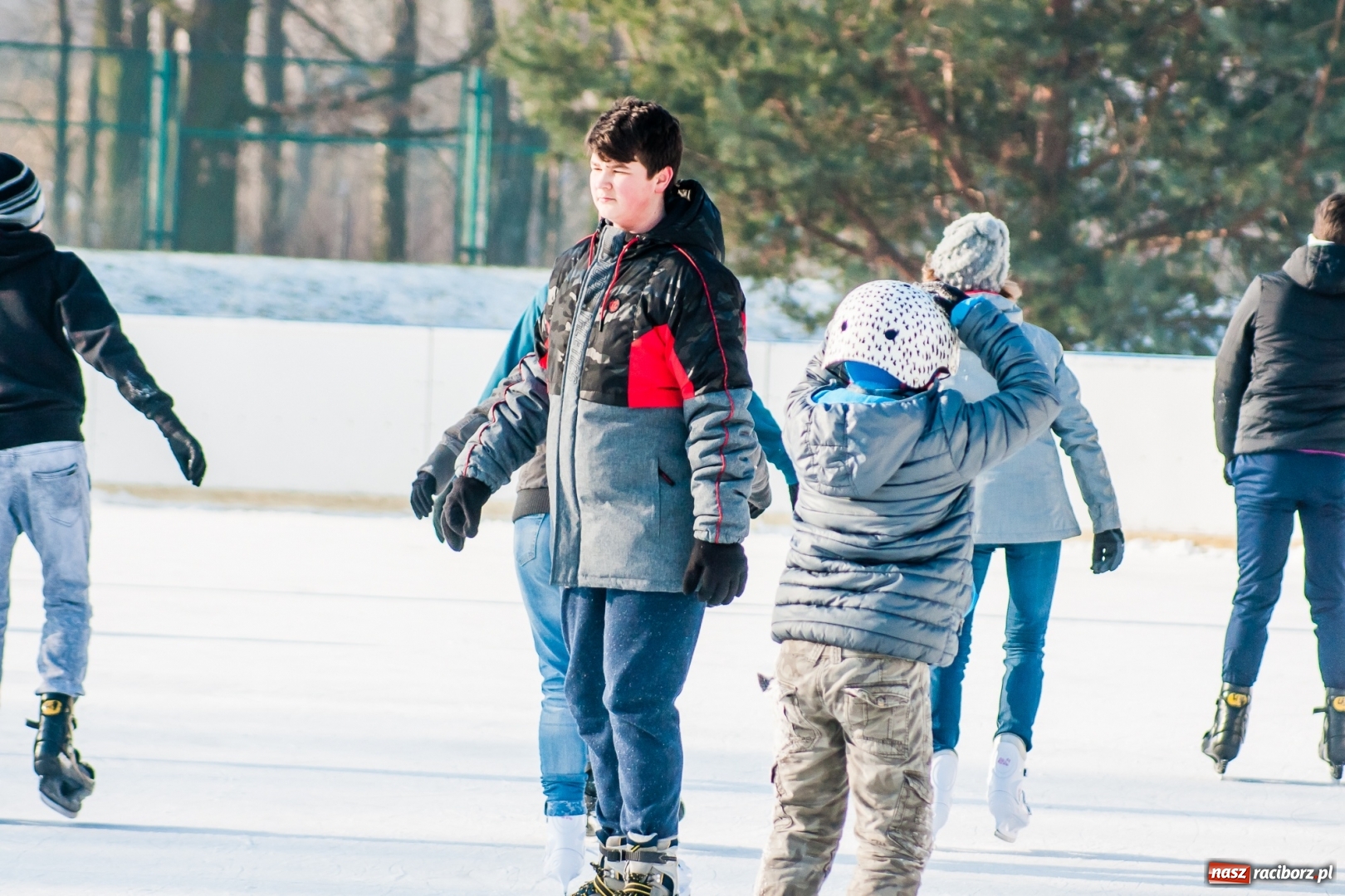 Zdjęcie w galerii na portalu naszraciborz.pl: Zawody łyżwiarskie na lodowisku Piastor wiadomości z regionu
