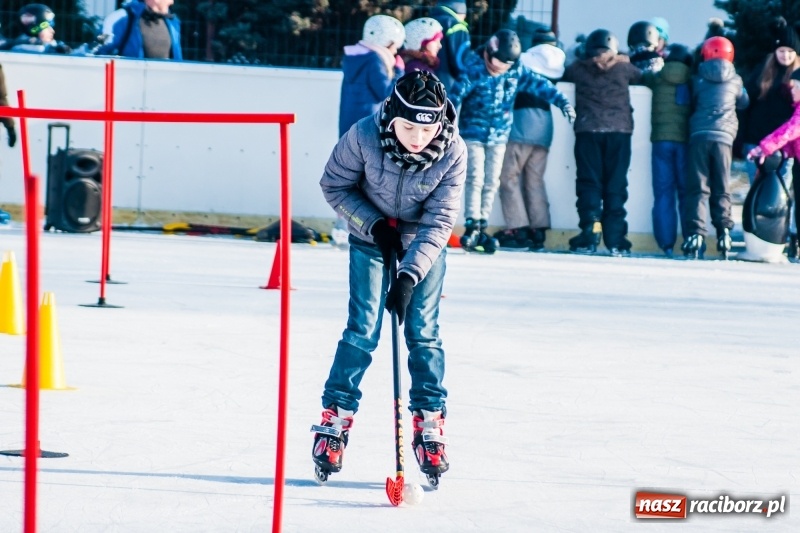 Zdjęcie w galerii na portalu naszraciborz.pl: Zawody łyżwiarskie na lodowisku Piastor wiadomości z regionu