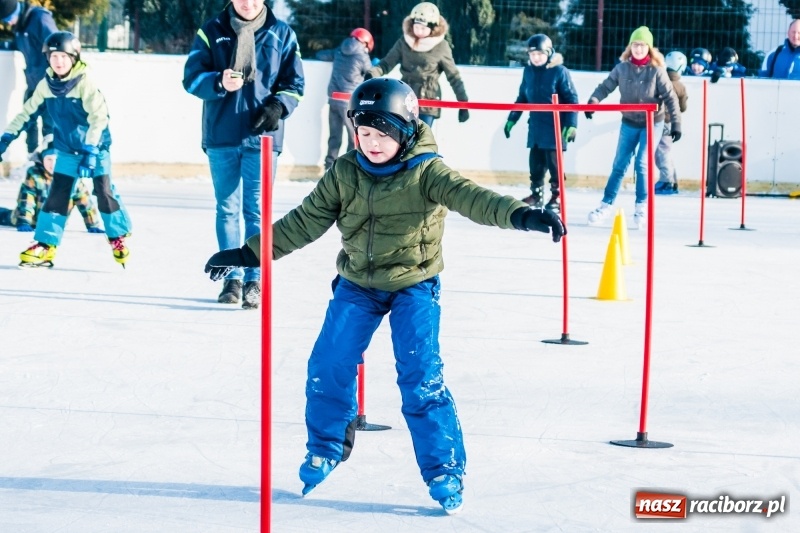 Zdjęcie w galerii na portalu naszraciborz.pl: Zawody łyżwiarskie na lodowisku Piastor wiadomości z regionu