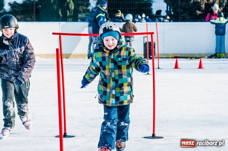 Zdjęcie w galerii na portalu naszraciborz.pl: Zawody łyżwiarskie na lodowisku Piastor wiadomości z regionu