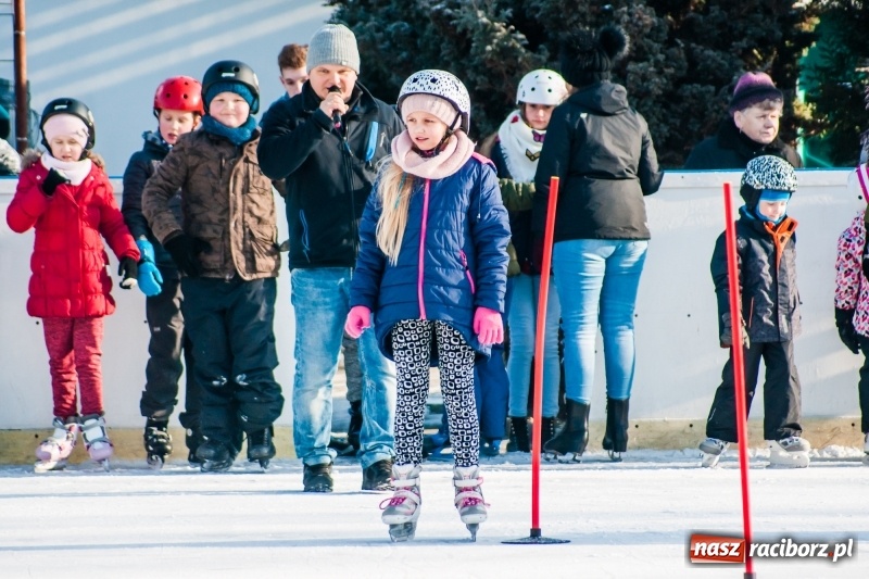 Zdjęcie w galerii na portalu naszraciborz.pl: Zawody łyżwiarskie na lodowisku Piastor wiadomości z regionu