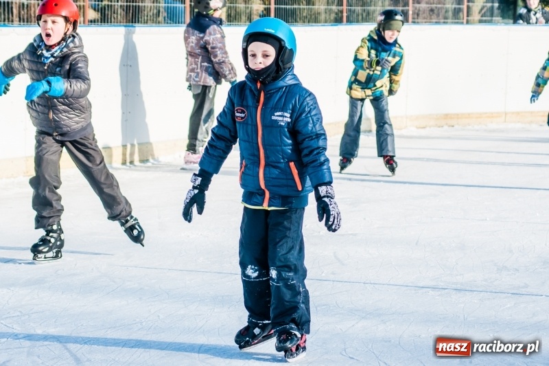 Zdjęcie w galerii na portalu naszraciborz.pl: Zawody łyżwiarskie na lodowisku Piastor wiadomości z regionu