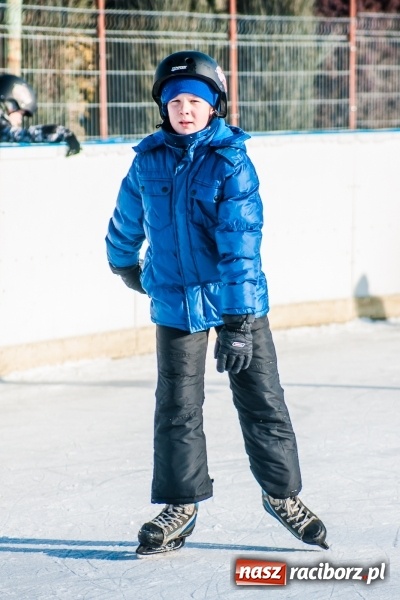 Zdjęcie w galerii na portalu naszraciborz.pl: Zawody łyżwiarskie na lodowisku Piastor wiadomości z regionu