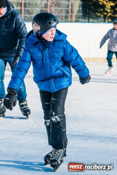 Zdjęcie w galerii na portalu naszraciborz.pl: Zawody łyżwiarskie na lodowisku Piastor wiadomości z regionu