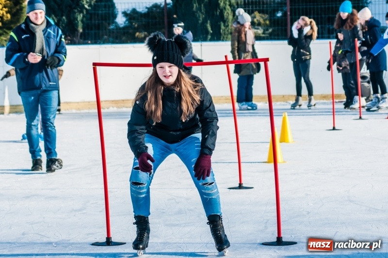 Zdjęcie w galerii na portalu naszraciborz.pl: Zawody łyżwiarskie na lodowisku Piastor wiadomości z regionu