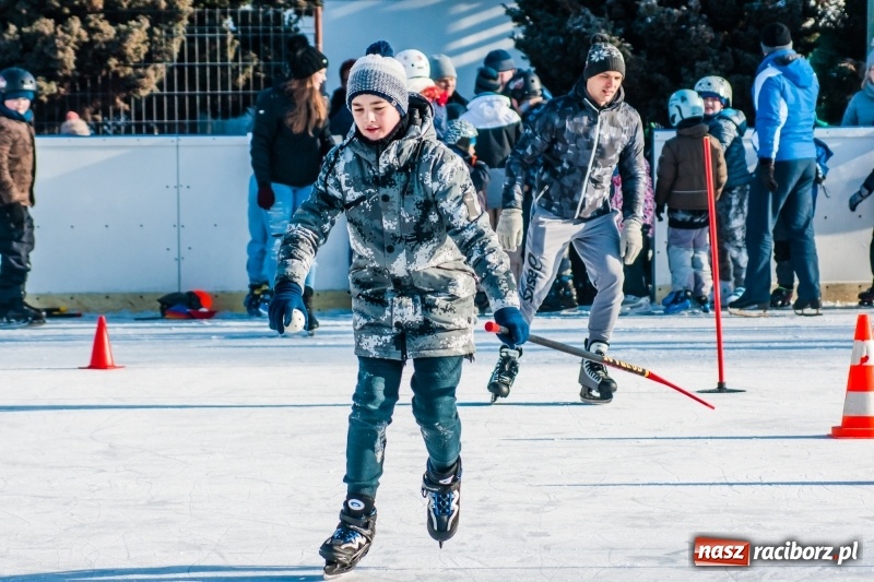 Zdjęcie w galerii na portalu naszraciborz.pl: Zawody łyżwiarskie na lodowisku Piastor wiadomości z regionu