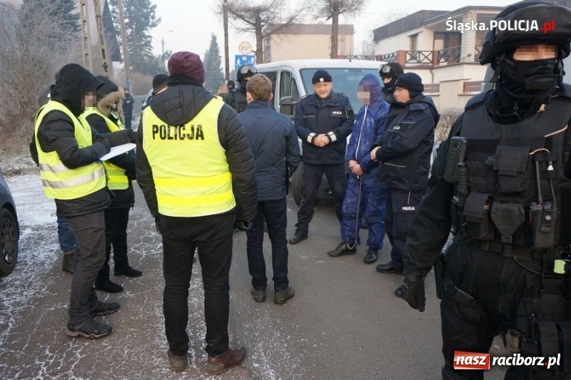 Zdjęcie w galerii na portalu naszraciborz.pl: Policjanci zatrzymali podejrzanego o zabójstwo nastolatki  wiadomości z regionu