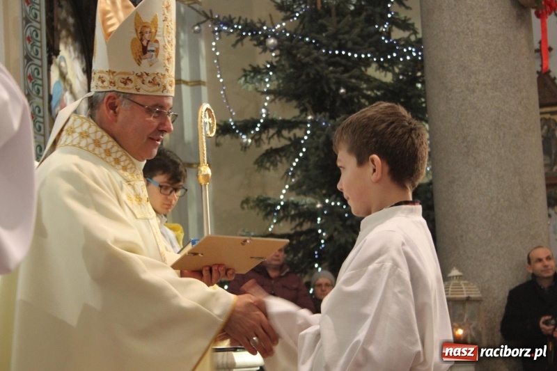 Zdjęcie w galerii na portalu naszraciborz.pl: Ministranci z powiatu raciborskiego przyjęli funkcję lektora  wiadomości z regionu