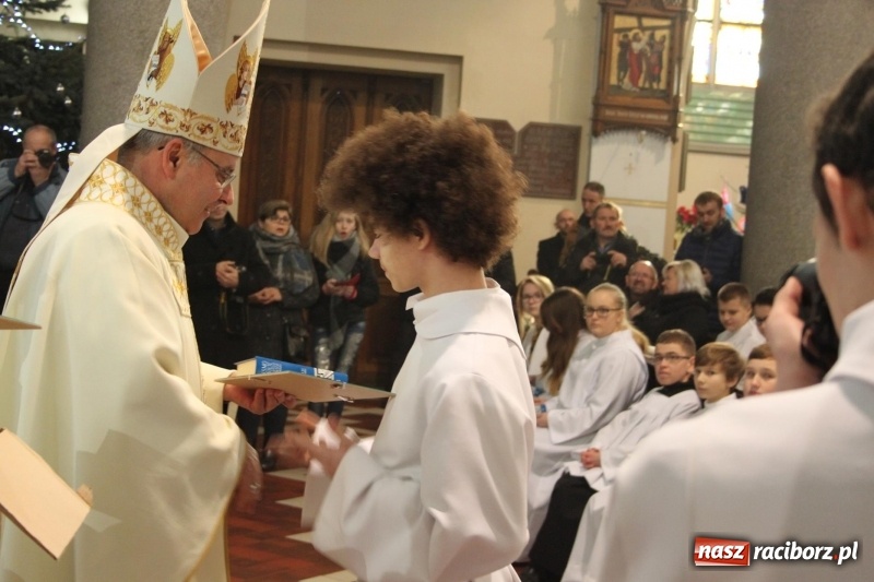 Zdjęcie w galerii na portalu naszraciborz.pl: Ministranci z powiatu raciborskiego przyjęli funkcję lektora  wiadomości z regionu