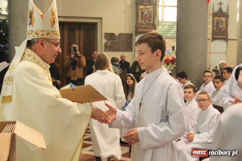 Zdjęcie w galerii na portalu naszraciborz.pl: Ministranci z powiatu raciborskiego przyjęli funkcję lektora  wiadomości z regionu