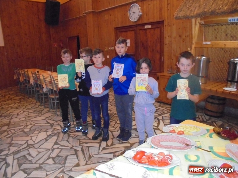 Zdjęcie w galerii na portalu naszraciborz.pl: Ferie zimowe ogniska TKKF Rafako wiadomości z regionu