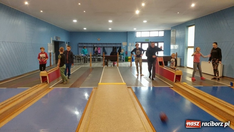 Zdjęcie w galerii na portalu naszraciborz.pl: Turniej kręglarski w ramach akcji Zima w Mieście wiadomości z regionu