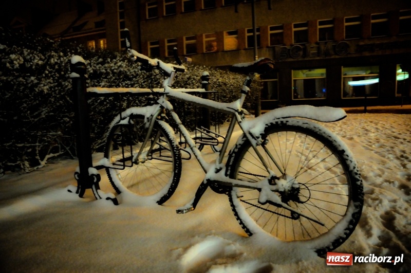 Zdjęcie w galerii na portalu naszraciborz.pl: Racibórz by night. W śniegu miasto wypiękniało  wiadomości z regionu