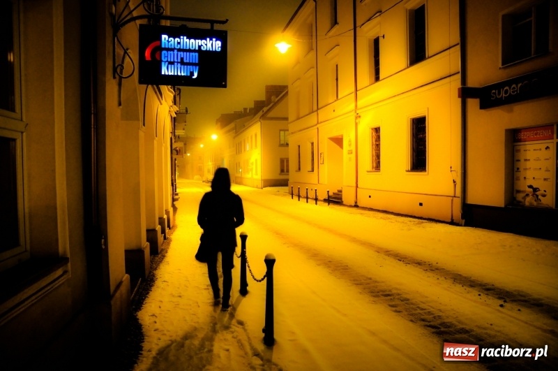 Zdjęcie w galerii na portalu naszraciborz.pl: Racibórz by night. W śniegu miasto wypiękniało  wiadomości z regionu