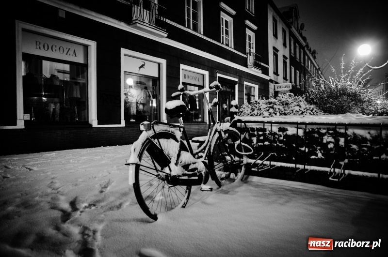Zdjęcie w galerii na portalu naszraciborz.pl: Racibórz by night. W śniegu miasto wypiękniało  wiadomości z regionu