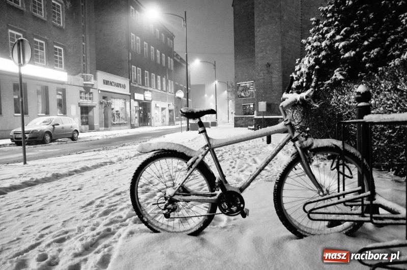 Zdjęcie w galerii na portalu naszraciborz.pl: Racibórz by night. W śniegu miasto wypiękniało  wiadomości z regionu