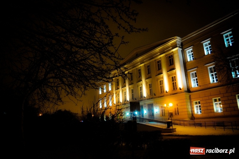 Zdjęcie w galerii na portalu naszraciborz.pl: Racibórz by night. W śniegu miasto wypiękniało  wiadomości z regionu