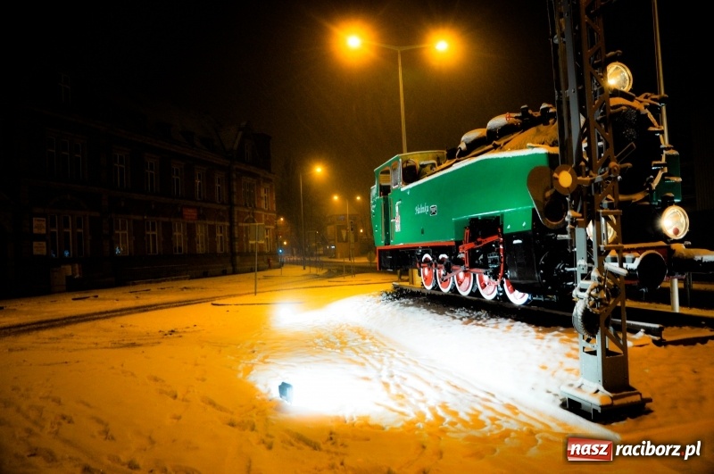 Zdjęcie w galerii na portalu naszraciborz.pl: Racibórz by night. W śniegu miasto wypiękniało  wiadomości z regionu