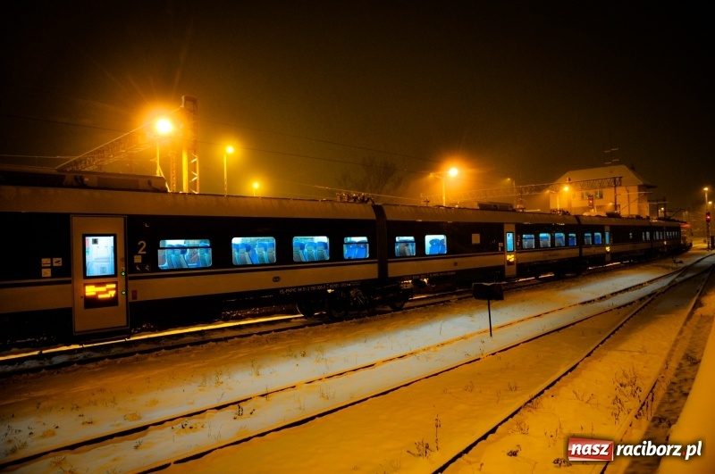 Zdjęcie w galerii na portalu naszraciborz.pl: Racibórz by night. W śniegu miasto wypiękniało  wiadomości z regionu