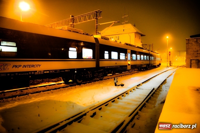 Zdjęcie w galerii na portalu naszraciborz.pl: Racibórz by night. W śniegu miasto wypiękniało  wiadomości z regionu