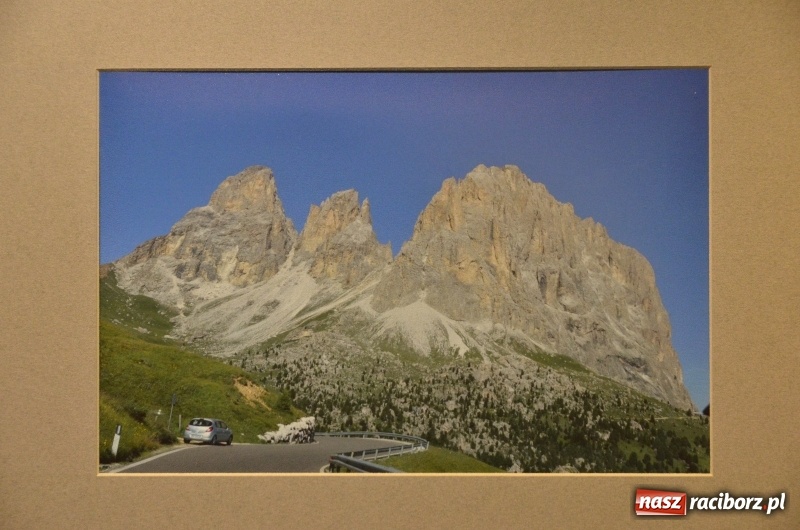 Zdjęcie w galerii na portalu naszraciborz.pl: Wystawa zdjęć Marka Rapnickiego w galerii Obok wiadomości z regionu